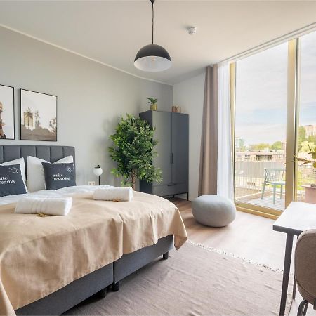 Limehome Eindhoven Gashouder Екстериор снимка