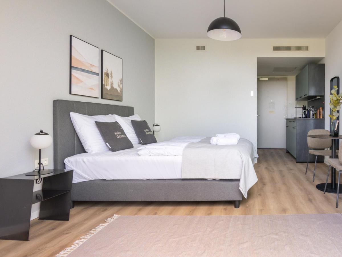 Limehome Eindhoven Gashouder Екстериор снимка