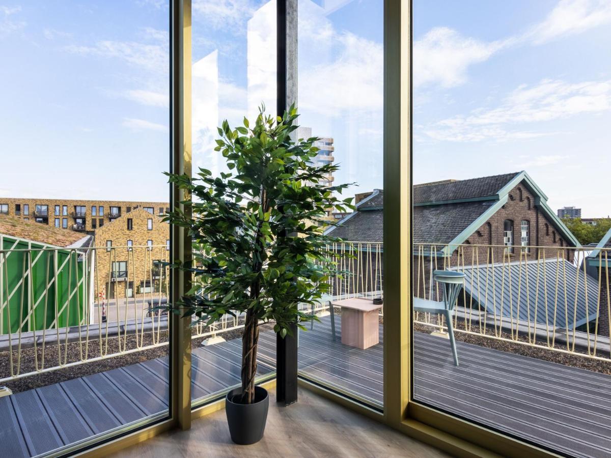Limehome Eindhoven Gashouder Екстериор снимка